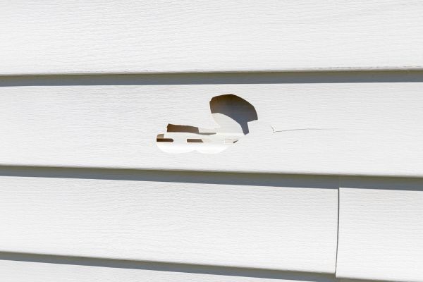 Cost of White Vinyl Siding Repair in Lebanon
